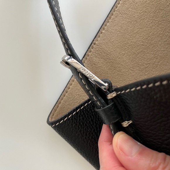 TOTEME Belted Leather Tote Bag - Picture 11 of 16